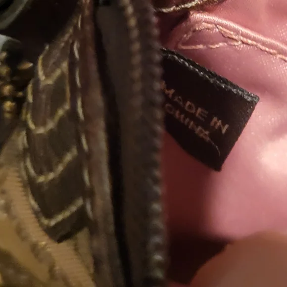 Coach Vintage Y2k Patchwork Wristlet - Picture 9 of 11